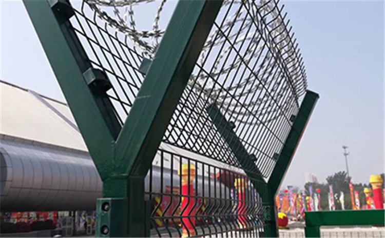 機場圍界鋼筋網(wǎng)、******圈安裝安裝注意事項