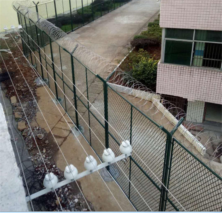 監獄護欄網需要有防攀爬的作用